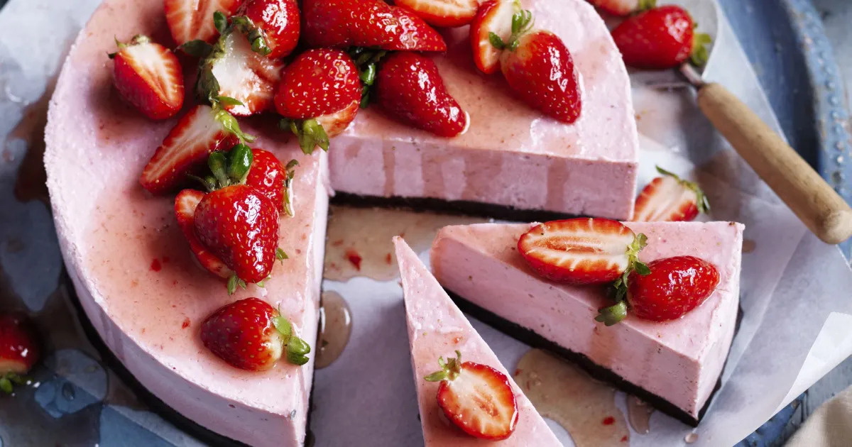 gluten-free dessert -Vegan-Brownie-and-Strawberry-Frozen-Cheesecake